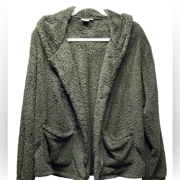 Grace & Emma Jackets & Blazers - Grace & Emma open front Sherpa hoodie. Olive/Army Green. Size Medium